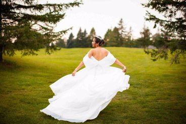 عروسی های دوستدار محیط زیست: چگونه یک لباس عروسی پایدار انتخاب کنیم