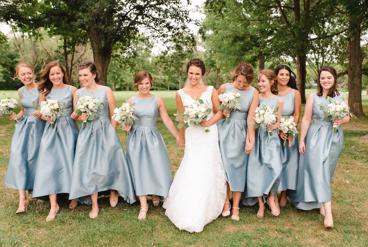 هماهنگی لباس ساقدوش عروس: نکاتی برای انتخاب لباس هایی که مکمل لباس عروس هستند