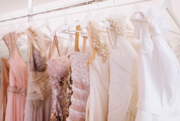 چگونه رنگ مناسب لباس عروس را برای رنگ پوست خود انتخاب کنیم