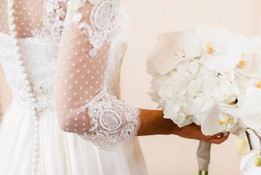 بررسی انواع پارچه های مناسب لباس عروس 
