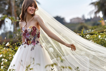 یقه لباس عروس: کدام مدل برای شما مناسب است؟