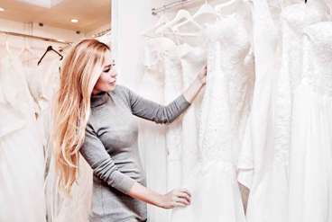 خرید لباس عروس با توجه به بودجه: نکات و ترفندها