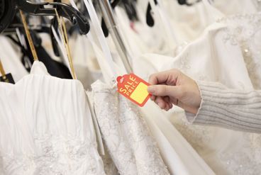 خرید لباس عروس با بودجه: چگونه بدون فدا کردن سبک پس انداز کنیم