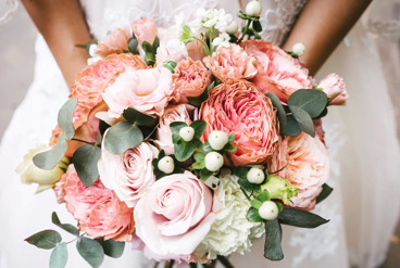 پیدا کردن دسته گل عروس مناسب برای تکمیل لباس و لوازم جانبی شما